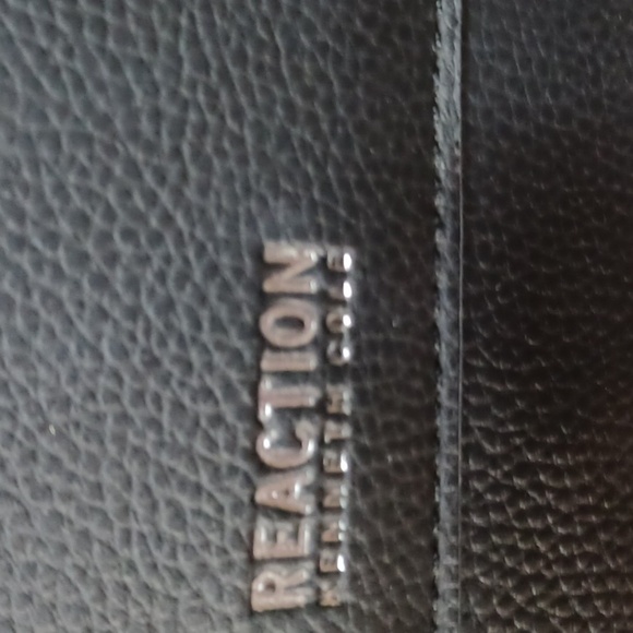 REACTION by KENNETH COLE BACK PACK PURSE IS A BEAUTIFUL BLACK ⚫️ - Picture 2 of 9
